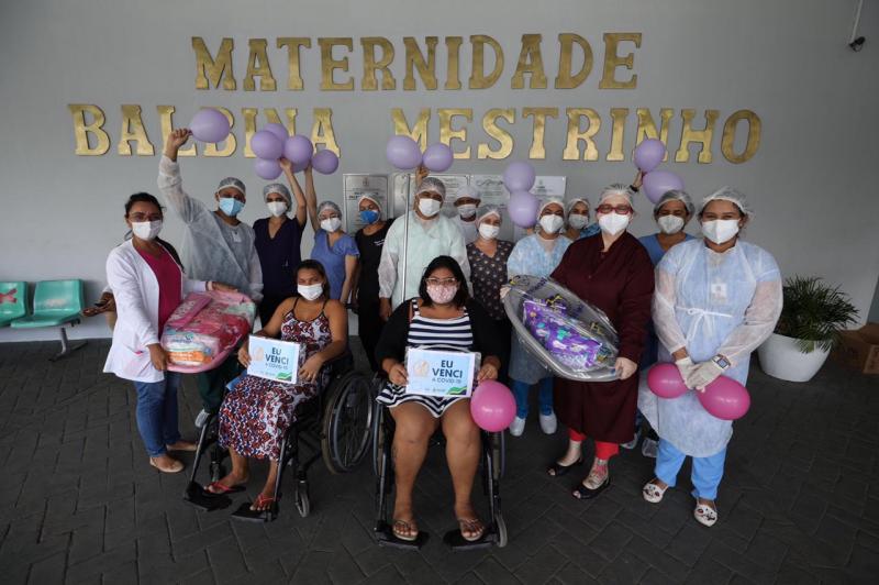 Gestantes da Maternidade Balbina Mestrinho comemoram alta após vencerem a Covid-19