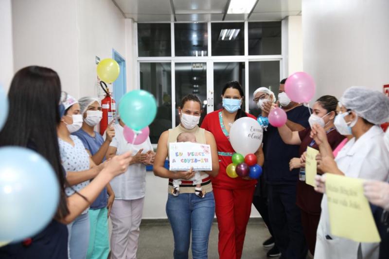 Crianças internadas em quadros graves superam a Covid-19 com o esforço de profissionais de saúde