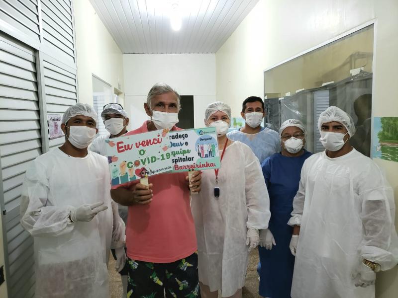 Em Barreirinha, paciente recebe alta do hospital após vencer a Covid-19 no dia em que completa 69 anos