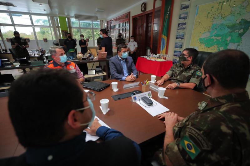 Wilson Lima se reúne com comandante do CMA para alinhar plano de aceleração da vacinação conta Covid-19 no AM