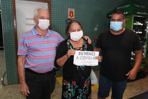 Após alta, dois pacientes transferidos retornam de Goiânia na madrugada desta terça-feira (16/02)