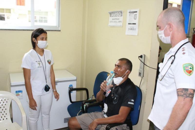 Governo do Amazonas proporciona fisioterapia respiratória para policiais militares no pós-Covid-19