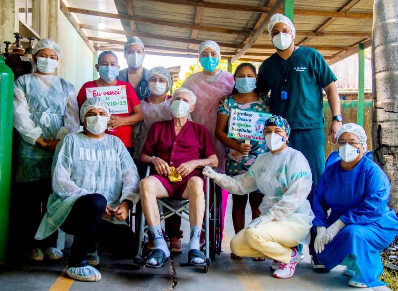 Três pacientes vencem a luta contra o coronavírus e deixam hospital em Barreirinha