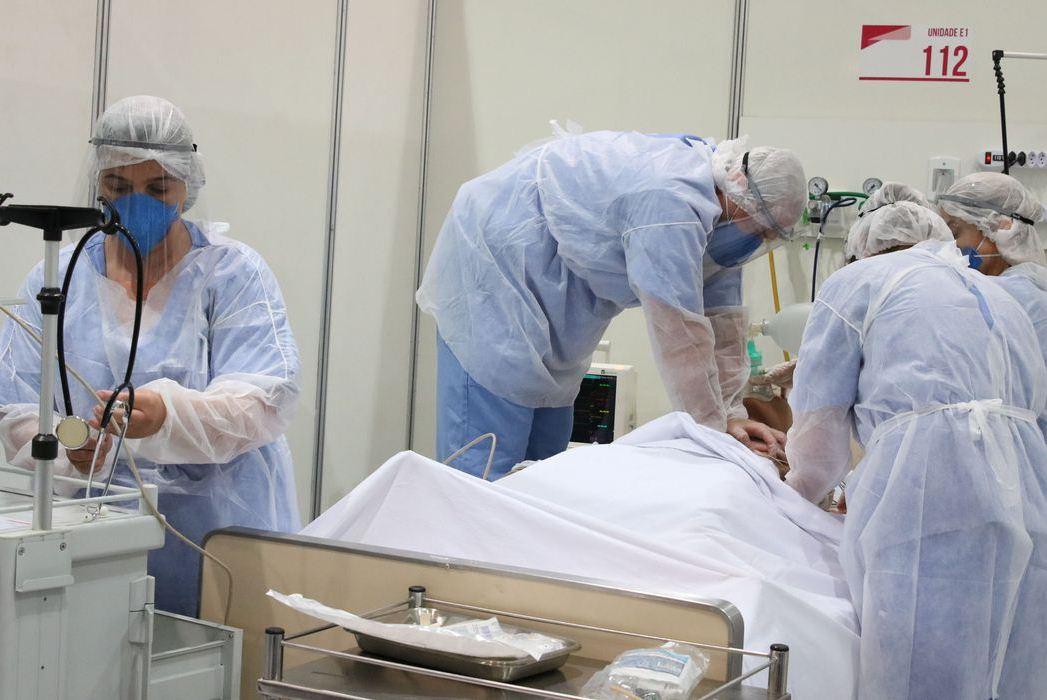 Brasil registrou 527 óbitos por Covid-19 em 24 horas Brasil registrou 527 óbitos por Covid-19 em 24 horas