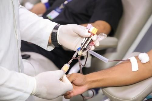 Com queda de 60% no estoque de sangue, Hemoam convoca doadores com urgência