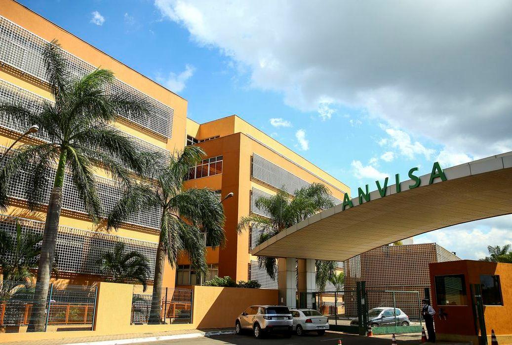 Anvisa: eventos adversos das vacinas estão dentro do previsto Anvisa: eventos adversos das vacinas estão dentro do previsto