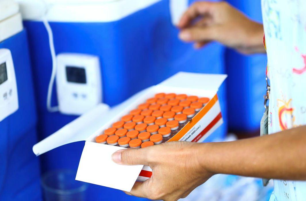 Estados e municípios podem comprar vacinas contra Covid-19, decide STF