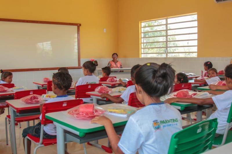 Prefeitura de Parintins paga férias de professores efetivos nesta sexta-feira