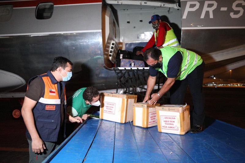 Wilson Lima leva novas doses de vacina contra a Covid-19 e ajuda humanitária para municípios afetados pela cheia