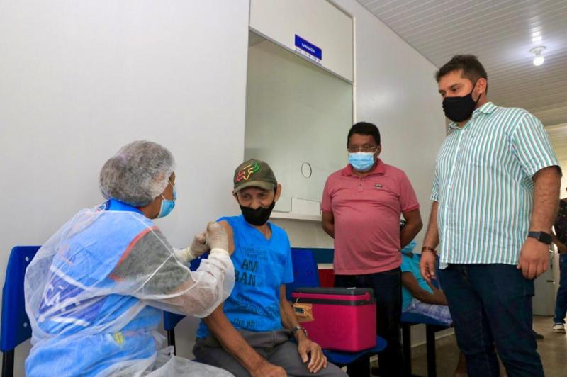 Idosos de Barreirinha de 60 a 69 anos serão vacinados contra o coronavírus neste sábado (27)