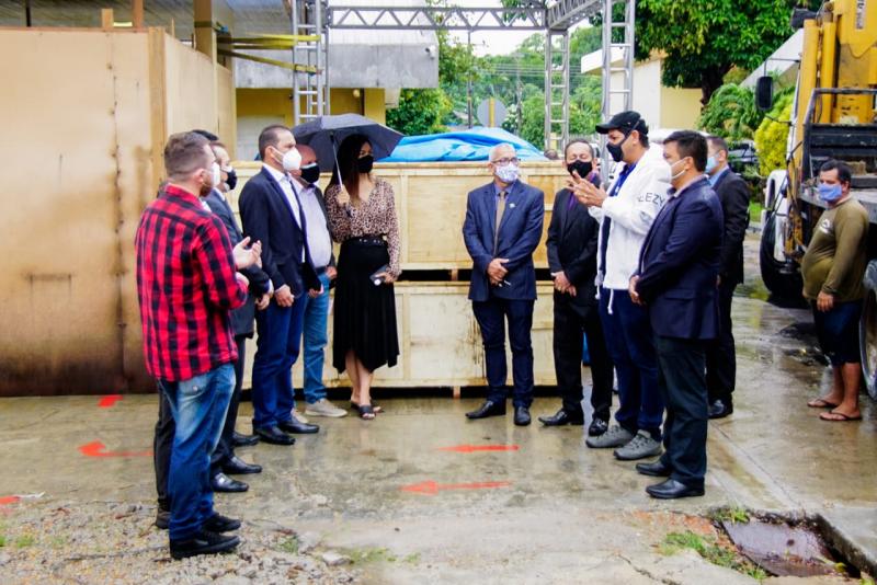 Parintins começa a receber equipamentos para instalação de leitos de UTI