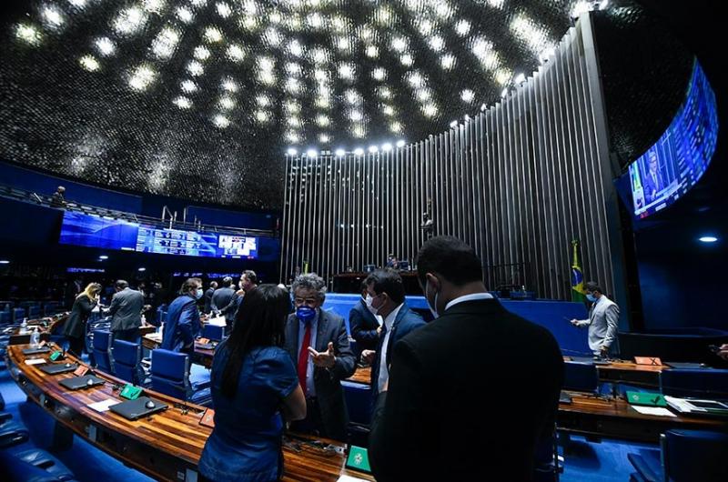Senado aprova em primeiro turno PEC Emergencial com auxílio limitado a R$ 44 bilhões