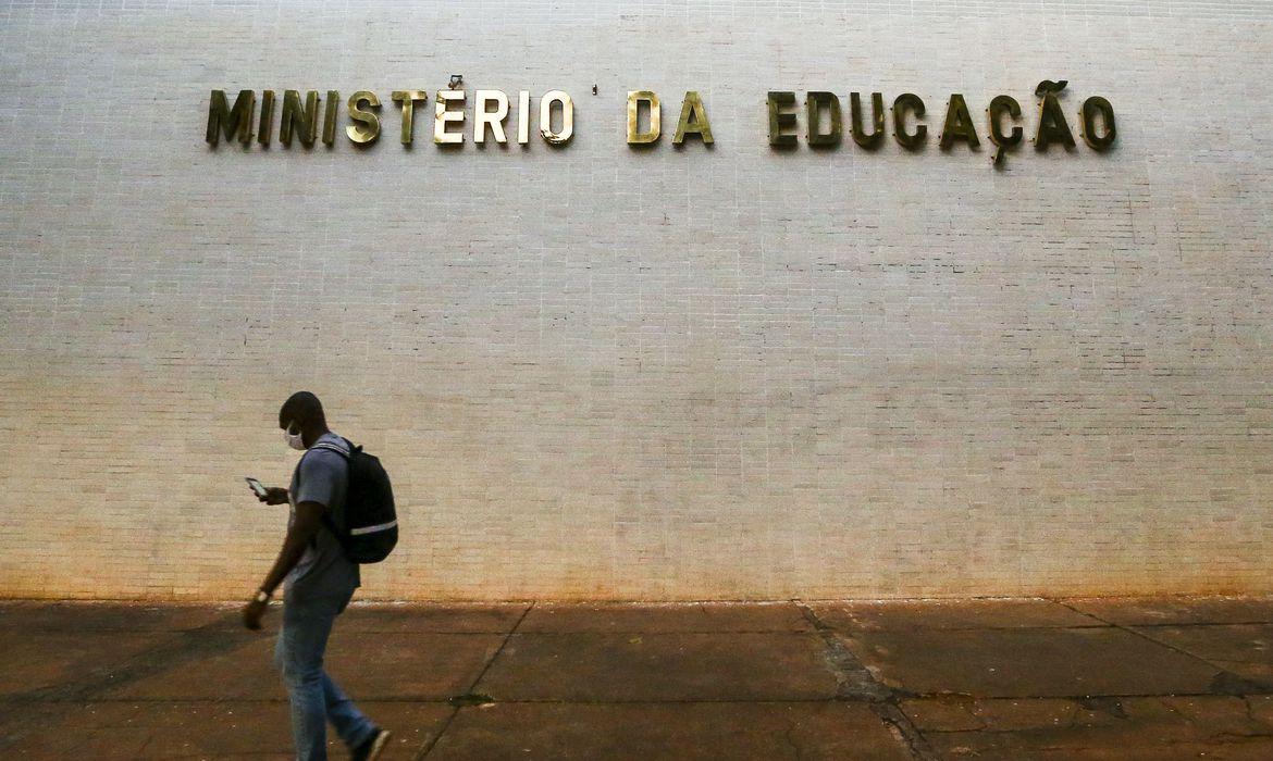 Consulta de vagas do Sisu será disponibilizada hoje pelo MEC Consulta de vagas do Sisu será disponibilizada hoje pelo MEC