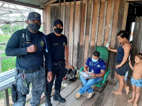 Idam entrega Cartões do Auxílio Estadual nos municípios de Caapiranga e Fonte Boa