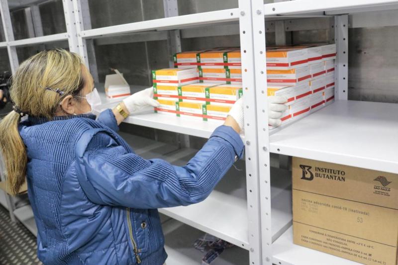 FVS e SES-AM orientam municípios sobre vacinação de pessoas de 60 a 64 anos e indígenas Waimiri Atroari
