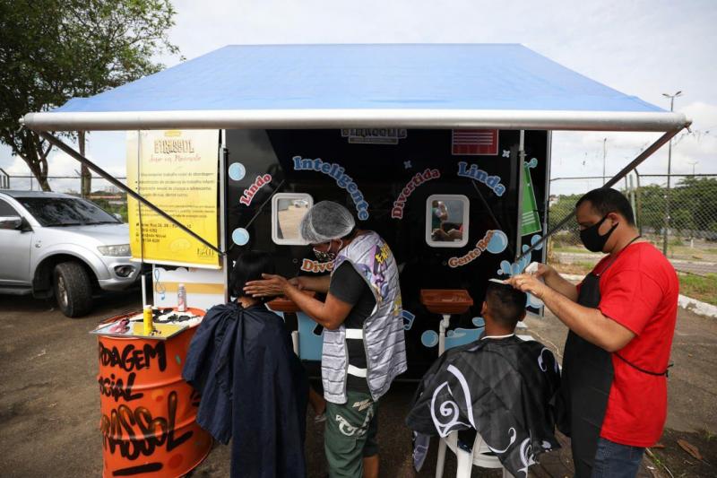 Governo do Amazonas intensifica acolhimento da população em situação de rua em abrigo emergencial