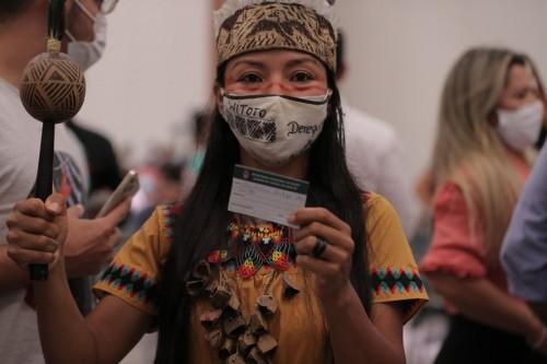 Luta feminina: o caminho da técnica de enfermagem Vanda Witoto até a primeira vacina contra Covid-19 no Amazonas
