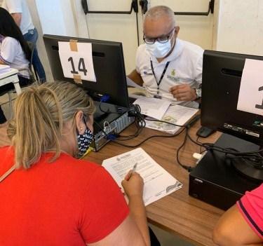 Governo do Amazonas paga 13ª parcela da Bolsa Moradia aos moradores do Monte Horebe referente ao mês de março