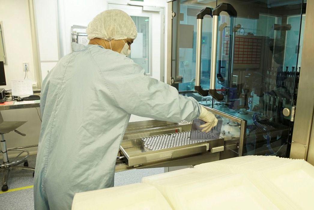 Fiocruz prevê produção de 1 milhão de vacinas por dia até final do mês