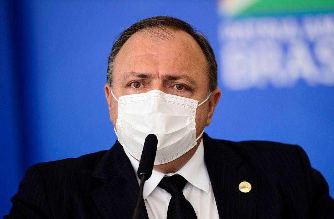 Ao Congresso, Pazuello nega atraso em cronograma de vacinação