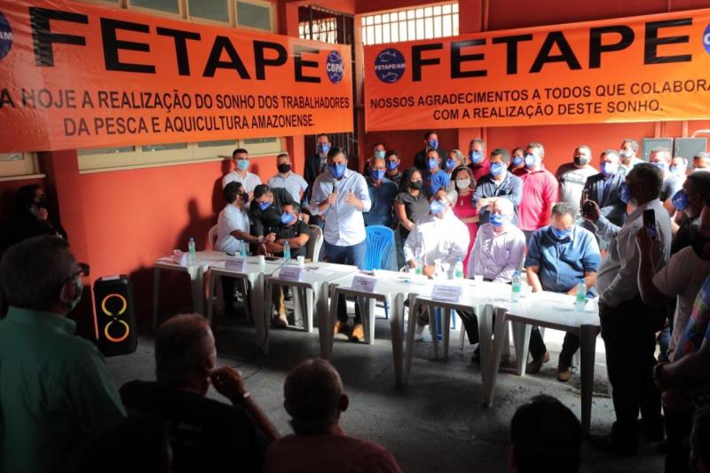 Wilson Lima libera R$ 1,5 milhão em emendas parlamentares e anuncia mais apoio do Estado para o setor pesqueiro