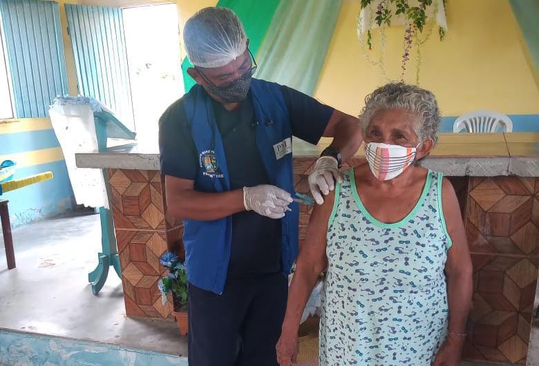 Parintins ultrapassa a marca de 10 mil doses de vacinas aplicadas contra Covid-19