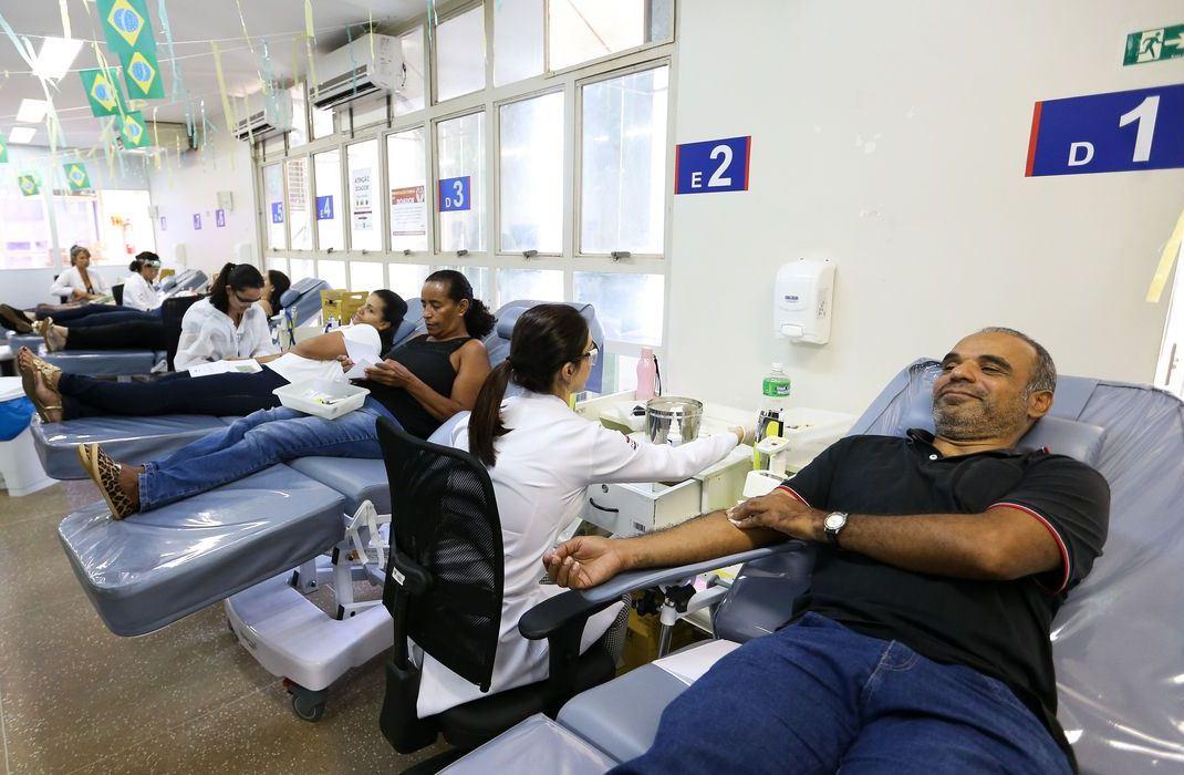 Covid-19: doações de sangue caem 20% e governo lança campanha