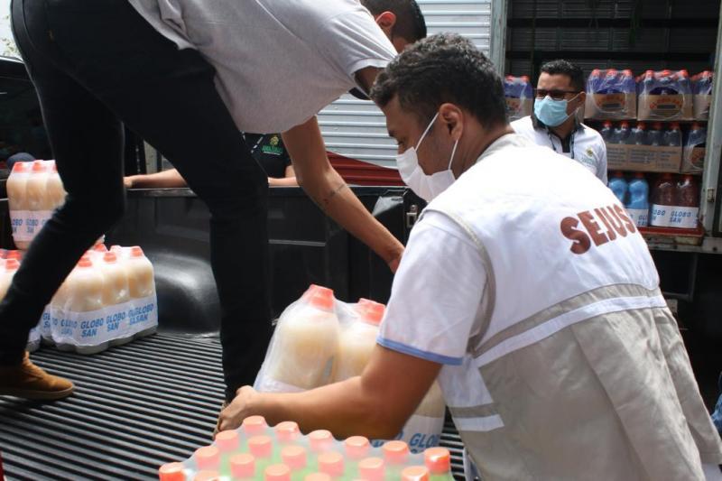Sejusc recebe 540 itens de limpeza que irão compor kits de higiene para idosos em vulnerabilidade