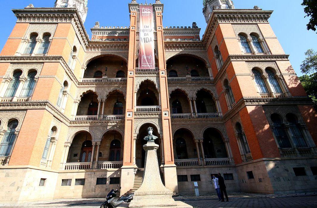 Fiocruz entregará menos doses da vacina contra Covid-19 em abril