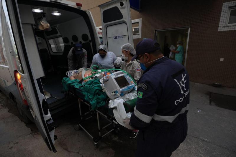 Governo do Amazonas recebe mais três pacientes com Covid-19 vindos do Acre durante a ‘Operação Gratidão’