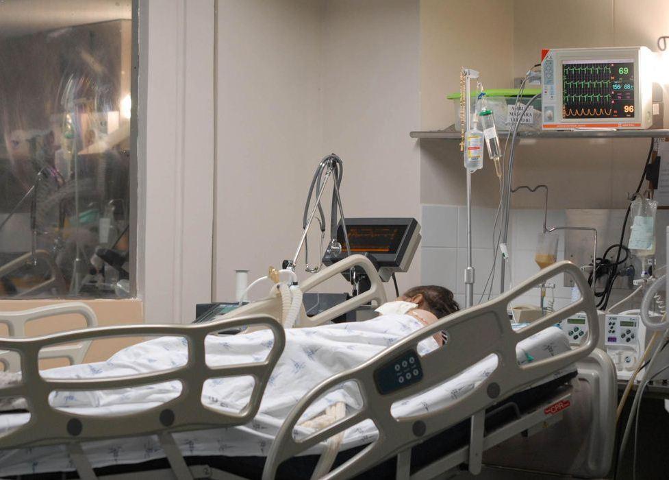 Em uma semana, mortes por Covid-19 aumentam 14% e infectados 6% Em uma semana, mortes por Covid-19 aumentam 14% e infectados 6%