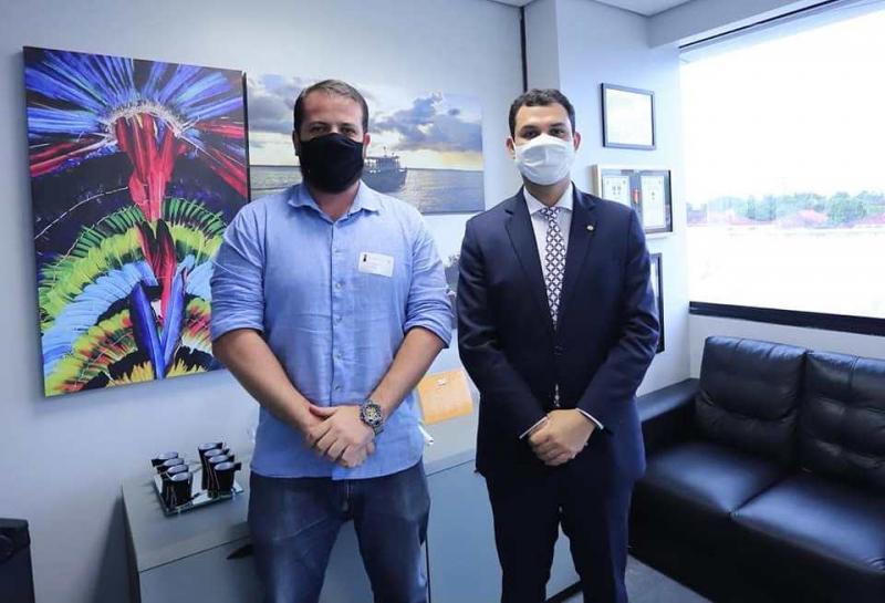 Para melhorar a sinalização de trânsito em Parintins diretor-presidente da EMTT busca recursos na Aleam 