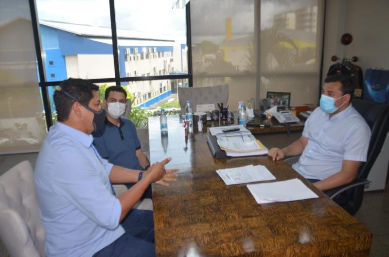 Prefeito de Parintins, Bi Garcia, alinha investimentos com o Governo do Estado Prefeito de Parintins, Bi Garcia, alinha investimentos com o Governo do Estado