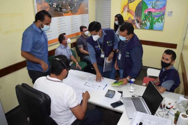 Parintins recebe tomógrafo e equipe da SES avalia áreas para instalação de equipamento e áreas para UTIs