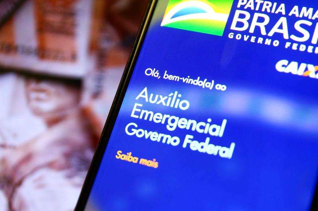Nascidos em maio recebem hoje (15) auxílio emergencial