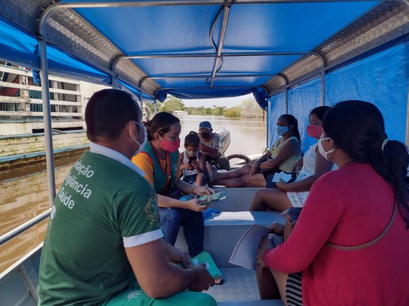 Em Barreirinha, agentes de endemias realizam ações de combate a malária nas embarcações da zona rural