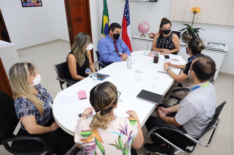 Governo do Amazonas e Caixa vão capacitar técnicos que atuam no sistema de acesso a programas sociais