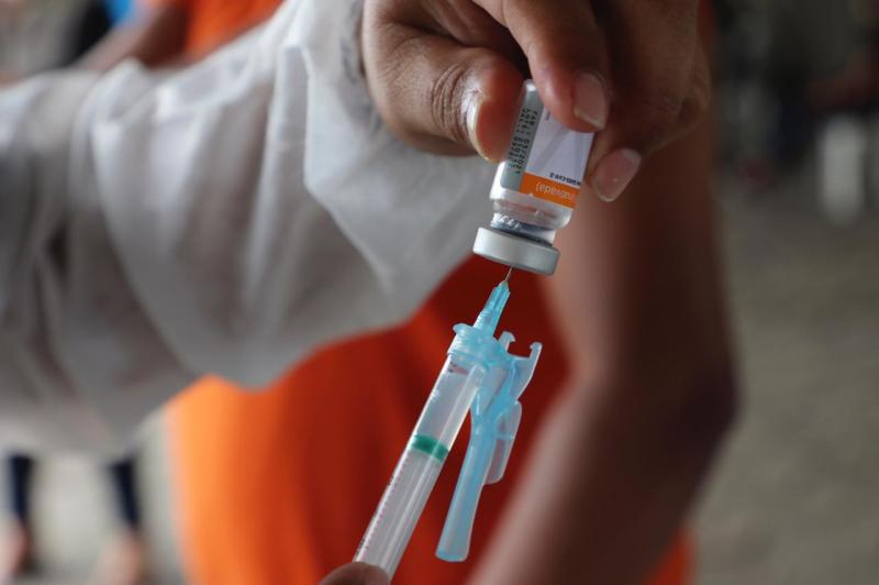 Em nota, FVS-AM esclarece que tem 250 doses a serem aplicadas em dez municípios até 30 de abril