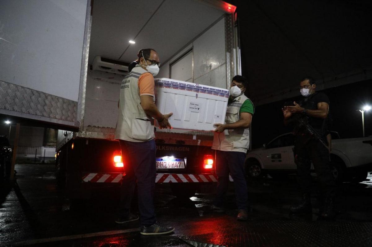 Amazonas recebe 64.700 novas doses de vacinas contra a Covid-19