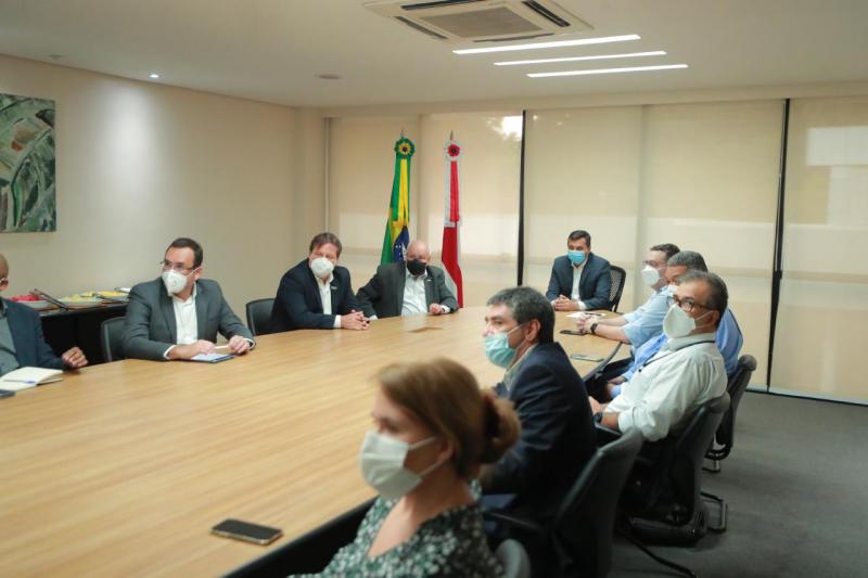 Wilson Lima reúne com representantes da indústria para debater segurança jurídica e atrair novos investimentos para o PIM