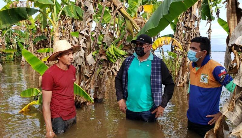 Secretaria de Produção e Defesa Civil de Parintins vistoriam impactos da enchente na área de várzea
