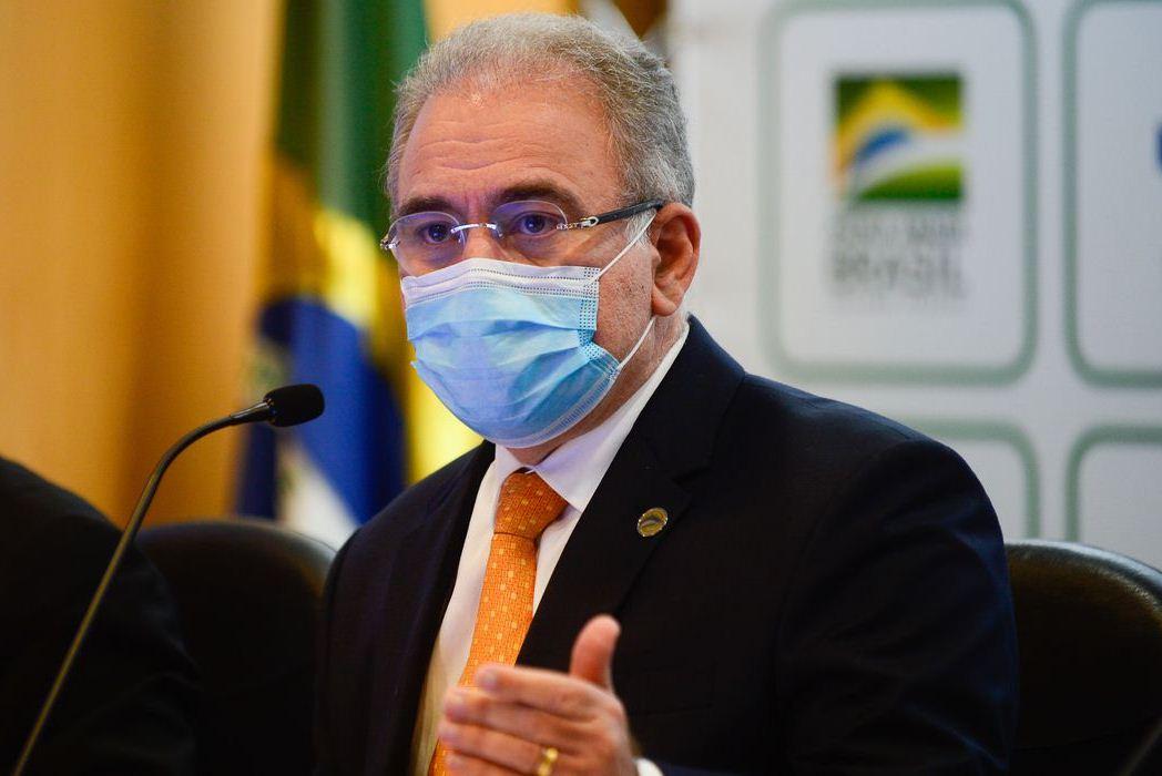 Saúde suspende vacinação de gestantes com AstraZeneca