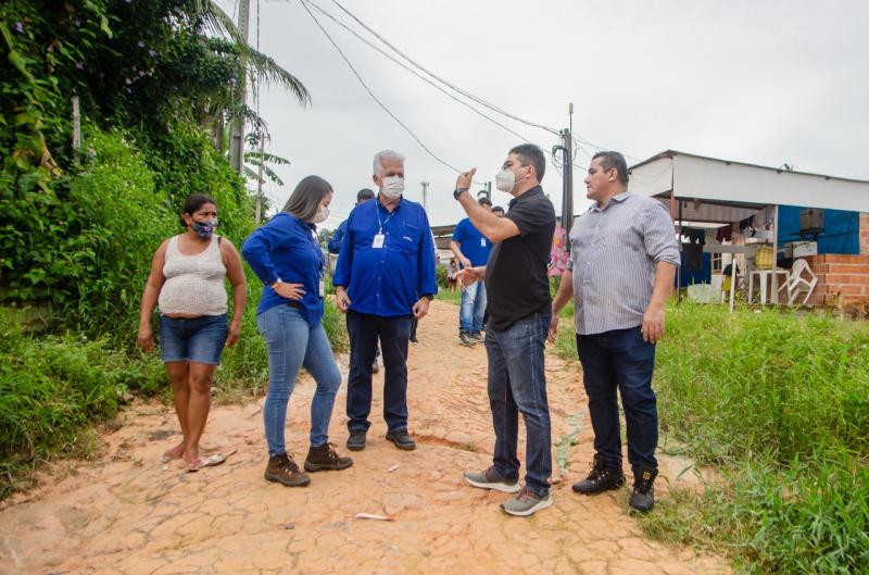 Jander Lobato acompanha equipe técnica da Águas de Manaus na comunidade do Acará para implantação de rede água tratada
