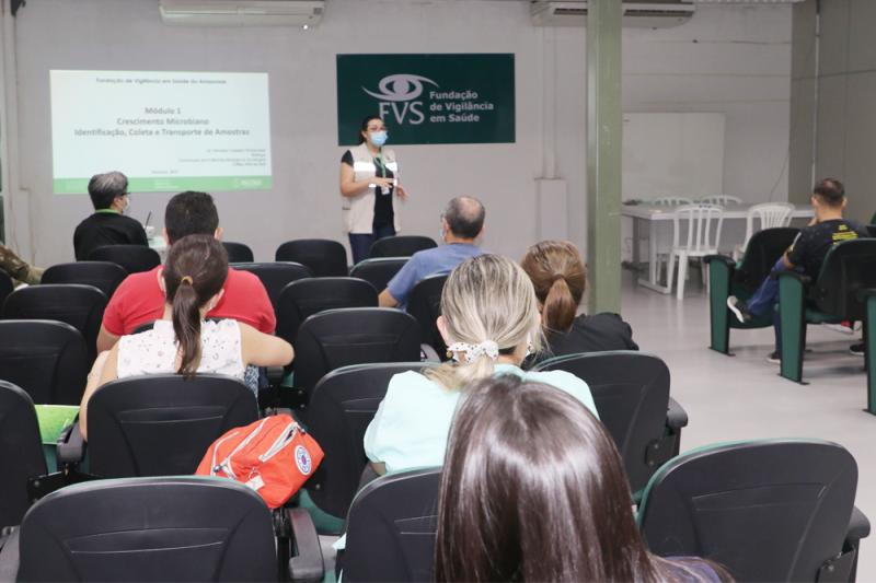 Microbiologia voltada para o controle de infecções hospitalares é pauta de palestra na FVS-AM