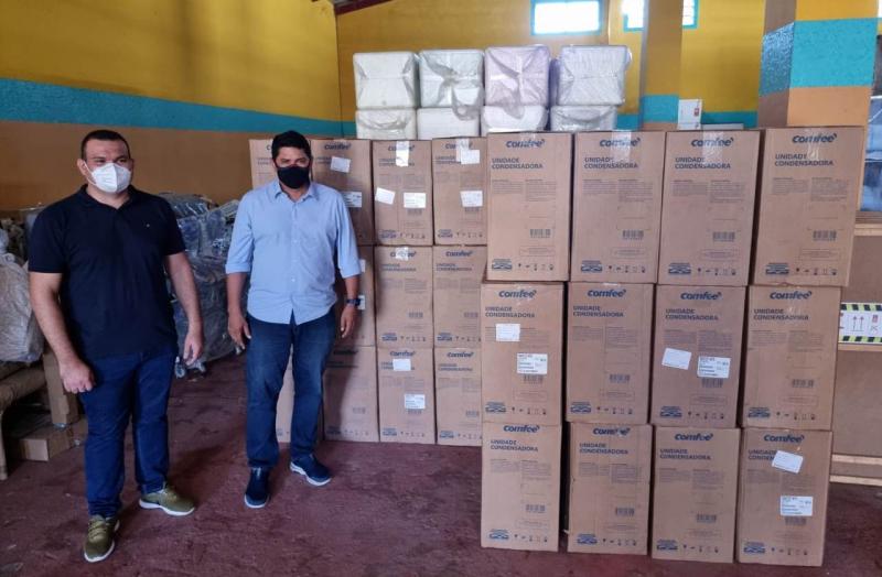 Em Parintins, escolas da rede municipal recebem novos condicionadores de ar