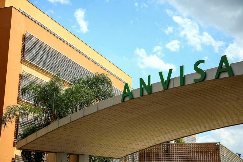 Anvisa e Ministério da Saúde discutem medidas de contenção de novas variantes do coronavírus