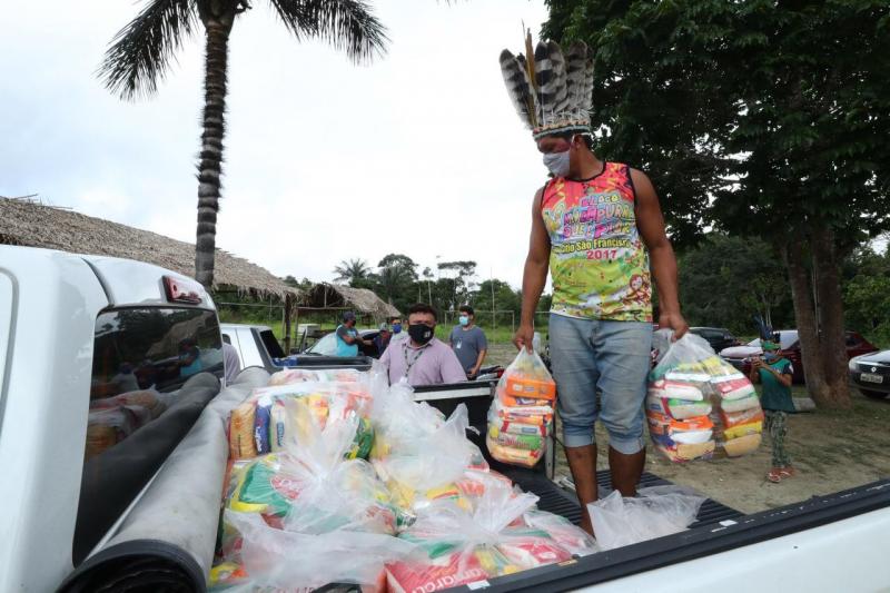 Governo do Amazonas realiza entrega de 215 cestas básicas para comunidades indígenas