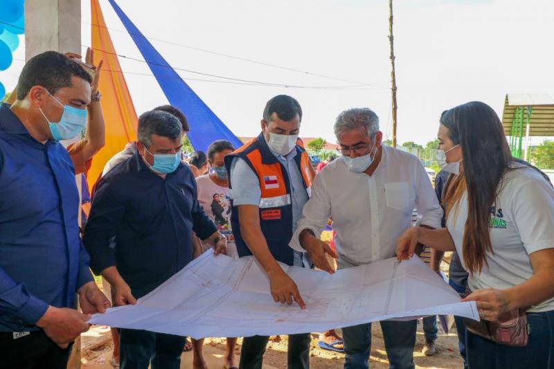 Em viagem a Borba, Wilson Lima acompanha obras do Centro de Convivência do Idoso na cidade