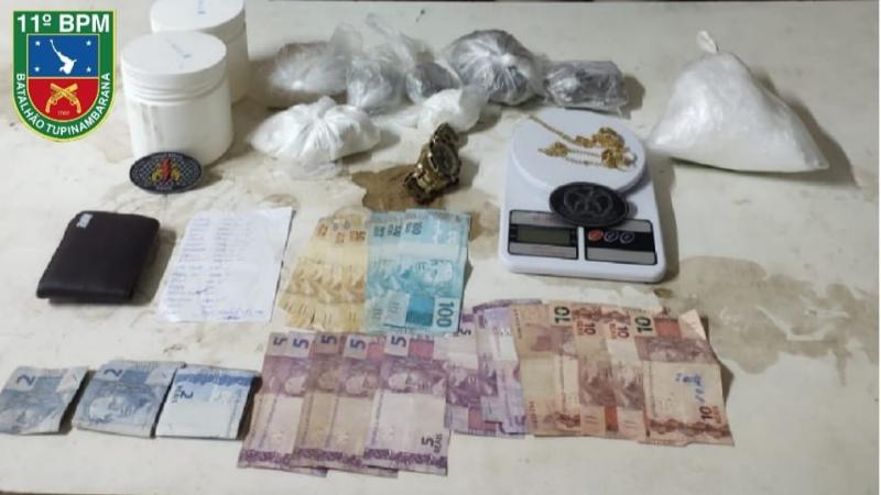 Força Tática do 11° BPM prende em flagrante duas pessoas por tráfico de drogas no Palmares Força Tática do 11° BPM prende em flagrante duas pessoas por tráfico de drogas no Palmares
