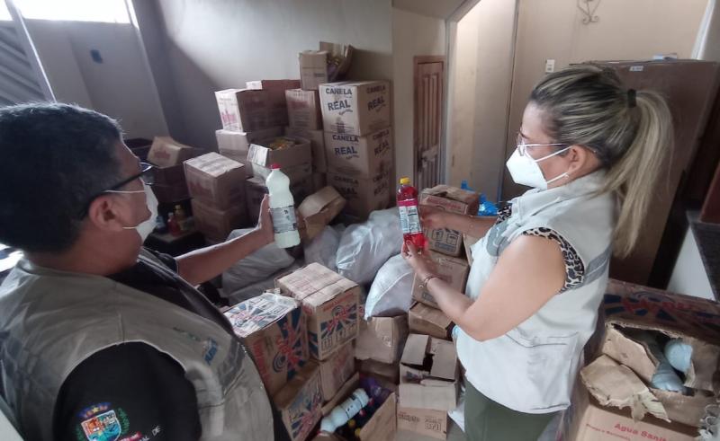 Vigilância Sanitária apreende uma tonelada de alimentos e produtos de limpeza